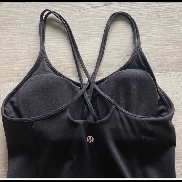 Lululemon tank with built in sports bra size 6 - Picture 3 of 3